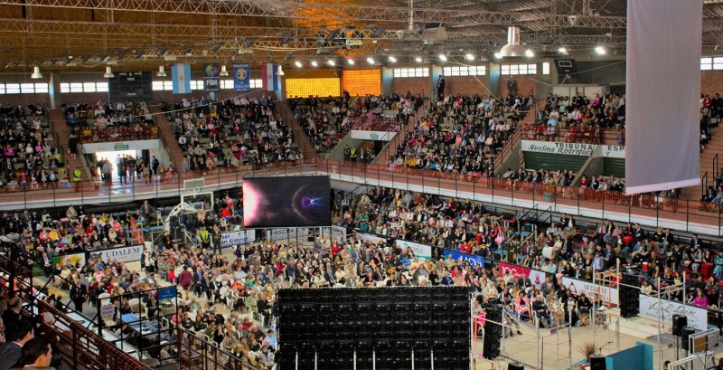 Multitudinario evento de los testigos de Jehov en Olavarra